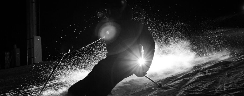 Night_Skiing_Hero